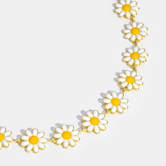 Vioraia White Daisy Flower Necklace