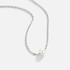 Vioraia Solitaire Silver Pearl Necklace