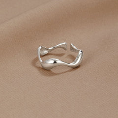 Vioraia Silver Wave Ring