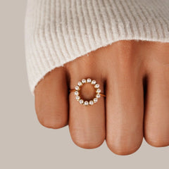 Vioraia Sabrina Classic Round Pearl Ring
