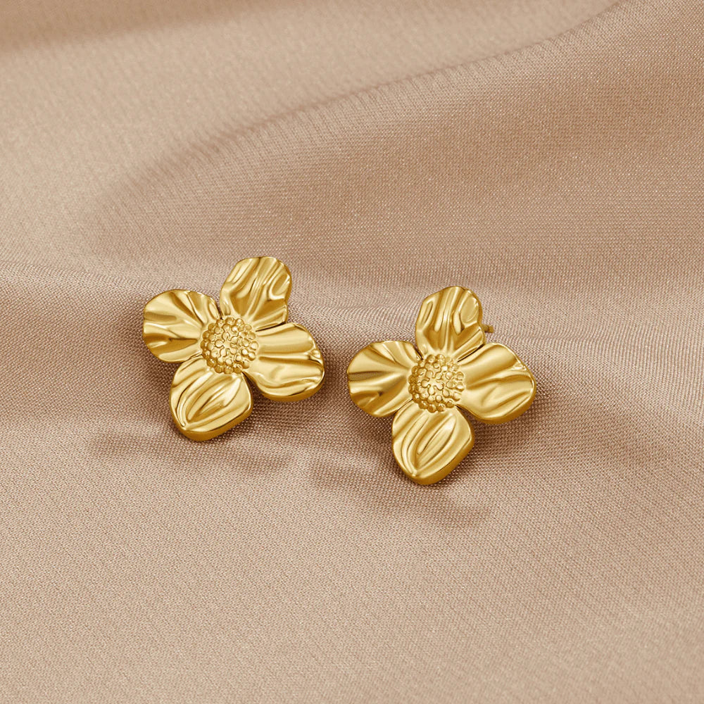 Vioraia 18K Gold Flower Earrings