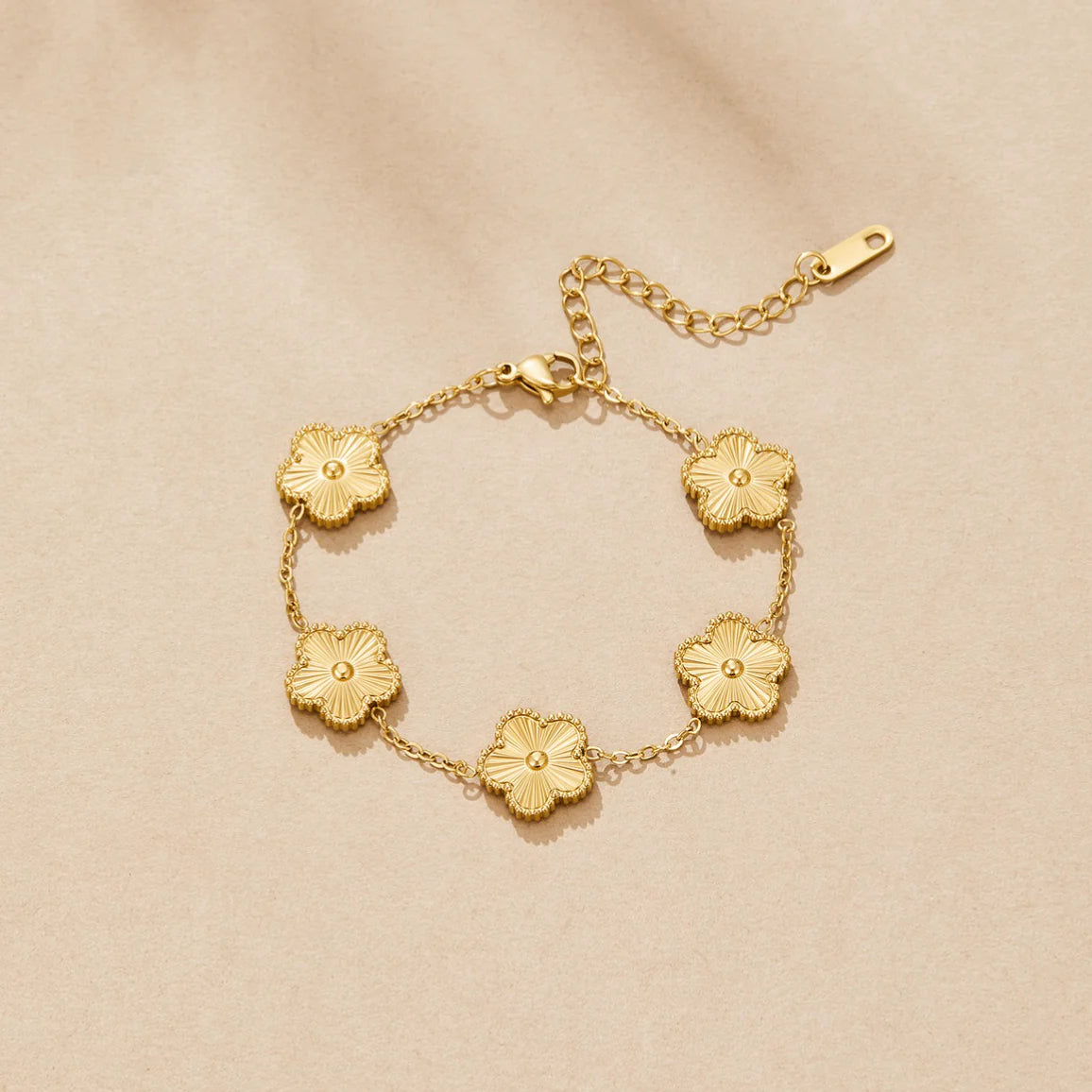 Vioraia Golden Clover Bracelet