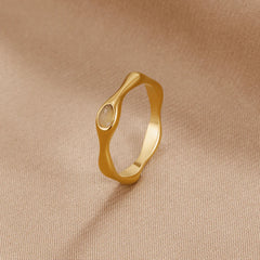 Vioraia Amalfi Wave Gold Ring