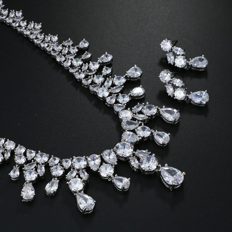 Vioraia Dazzling Drops Jewelry Set