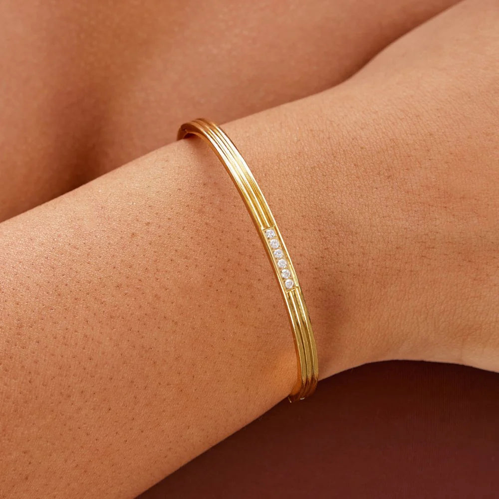 Vioraia Kim Crystal bangle