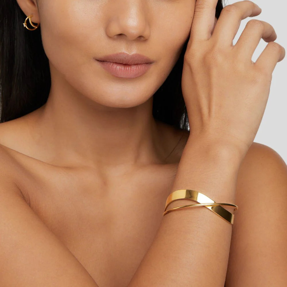 Vioraia Eve Gold Bangle