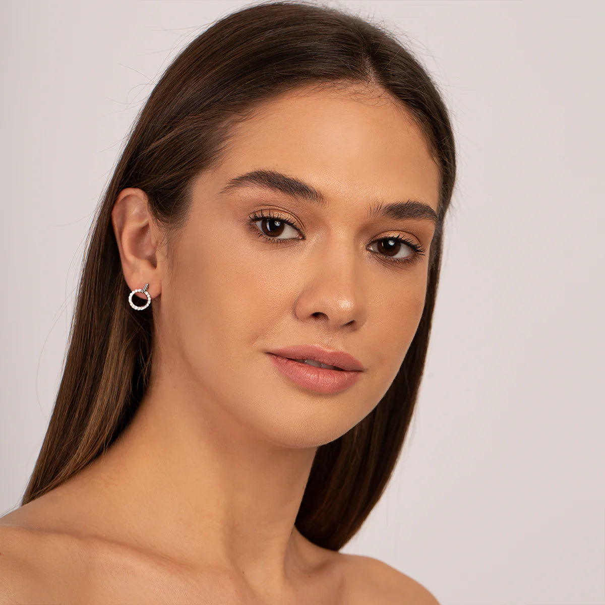 Vioraia Sparkling Open Circle Stud Earrings