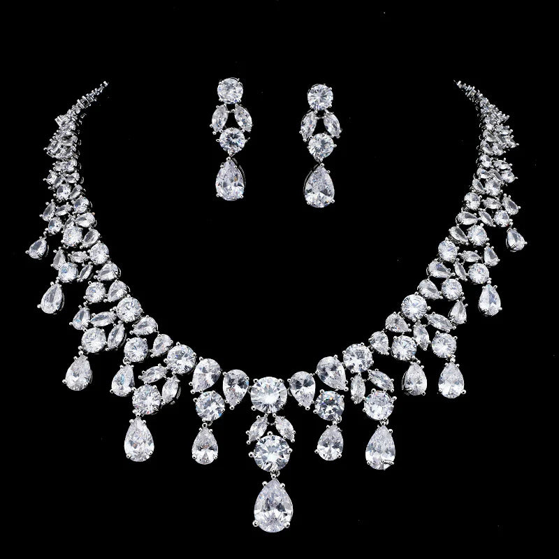 Vioraia Dazzling Drops Jewelry Set