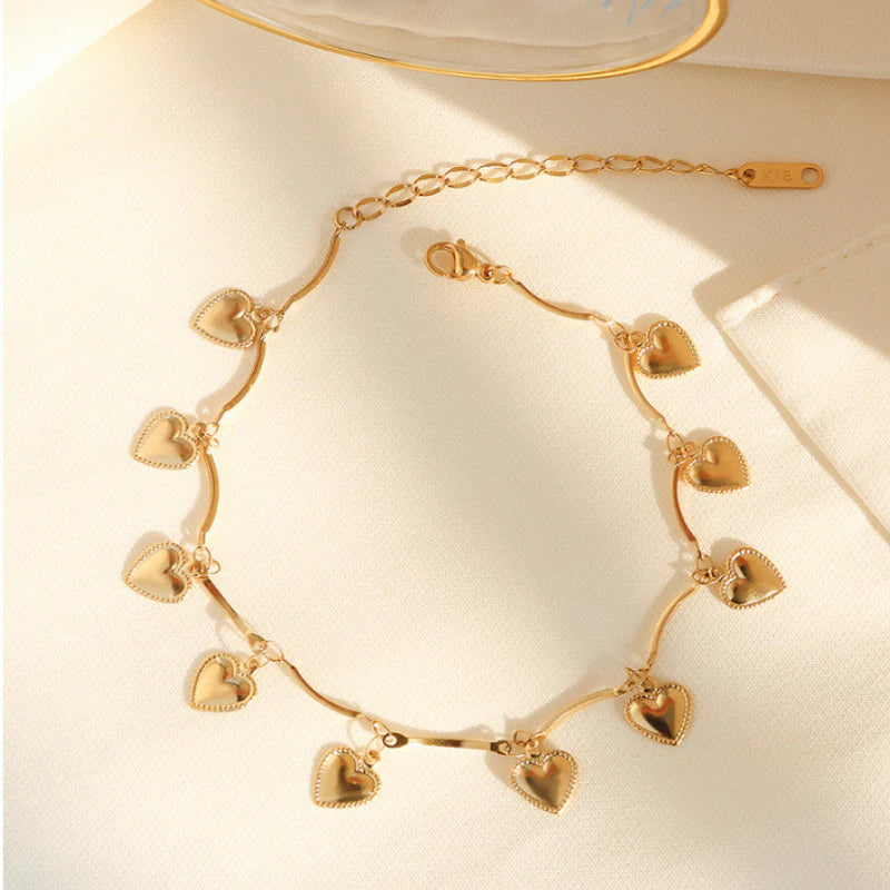 Vioraia Dangling Hearts Anklet