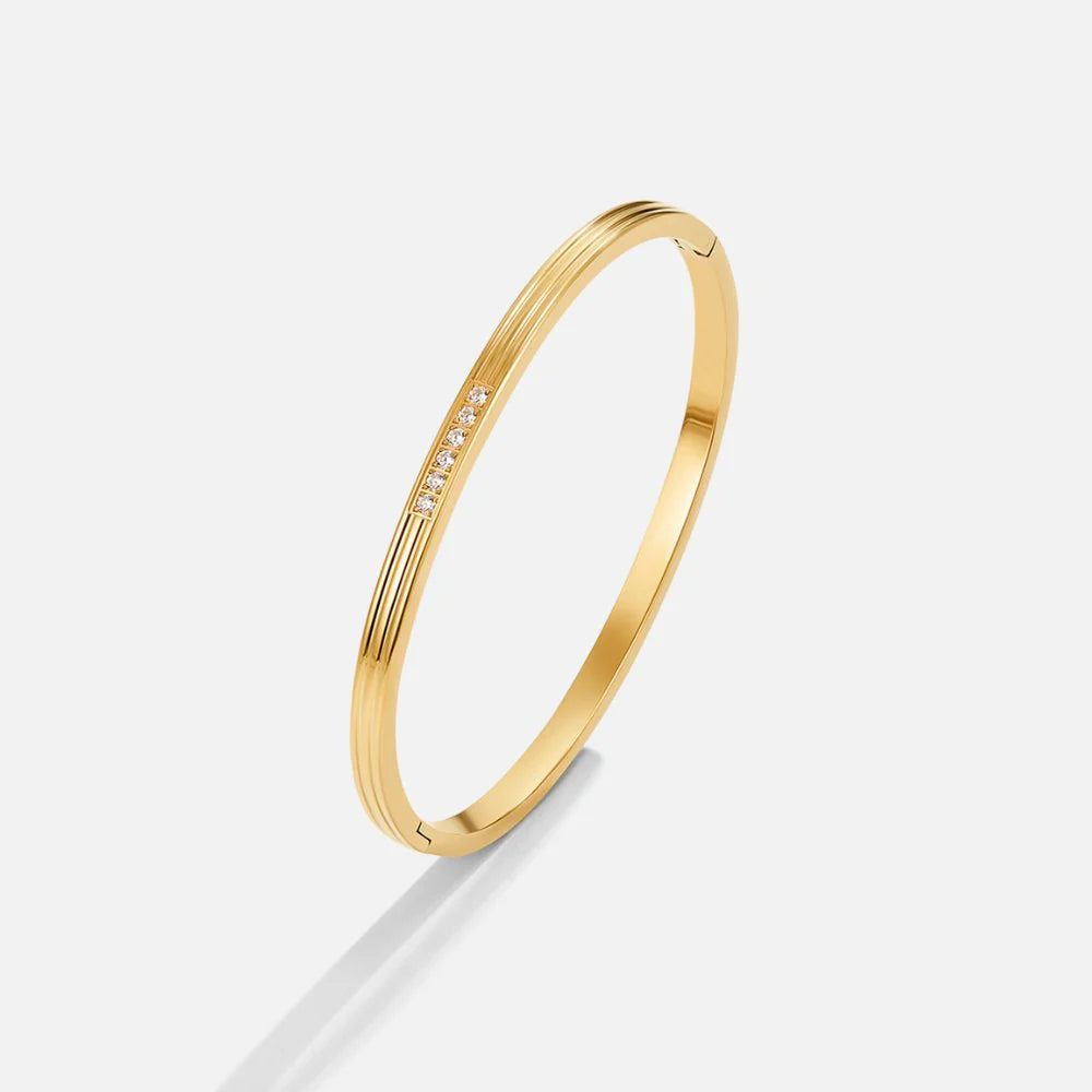 Vioraia Kim Crystal bangle