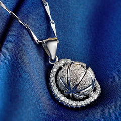 Vioraia Brilliant Basketball Necklace
