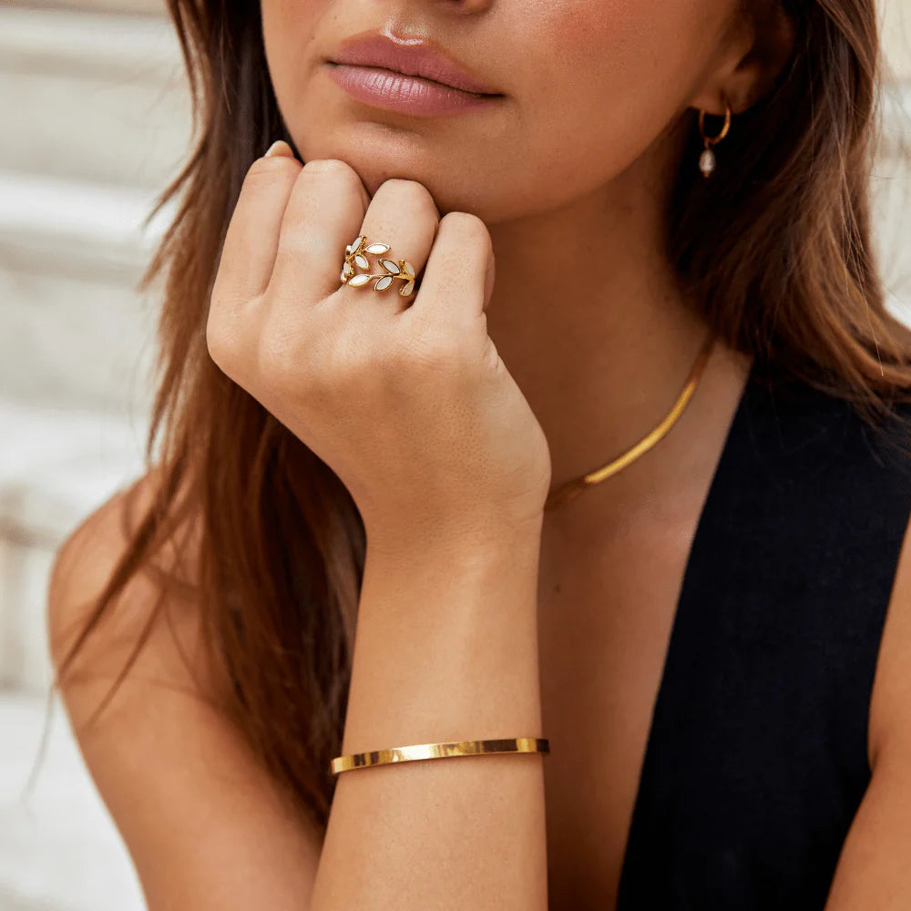 Vioraia Rina Gold Bangle