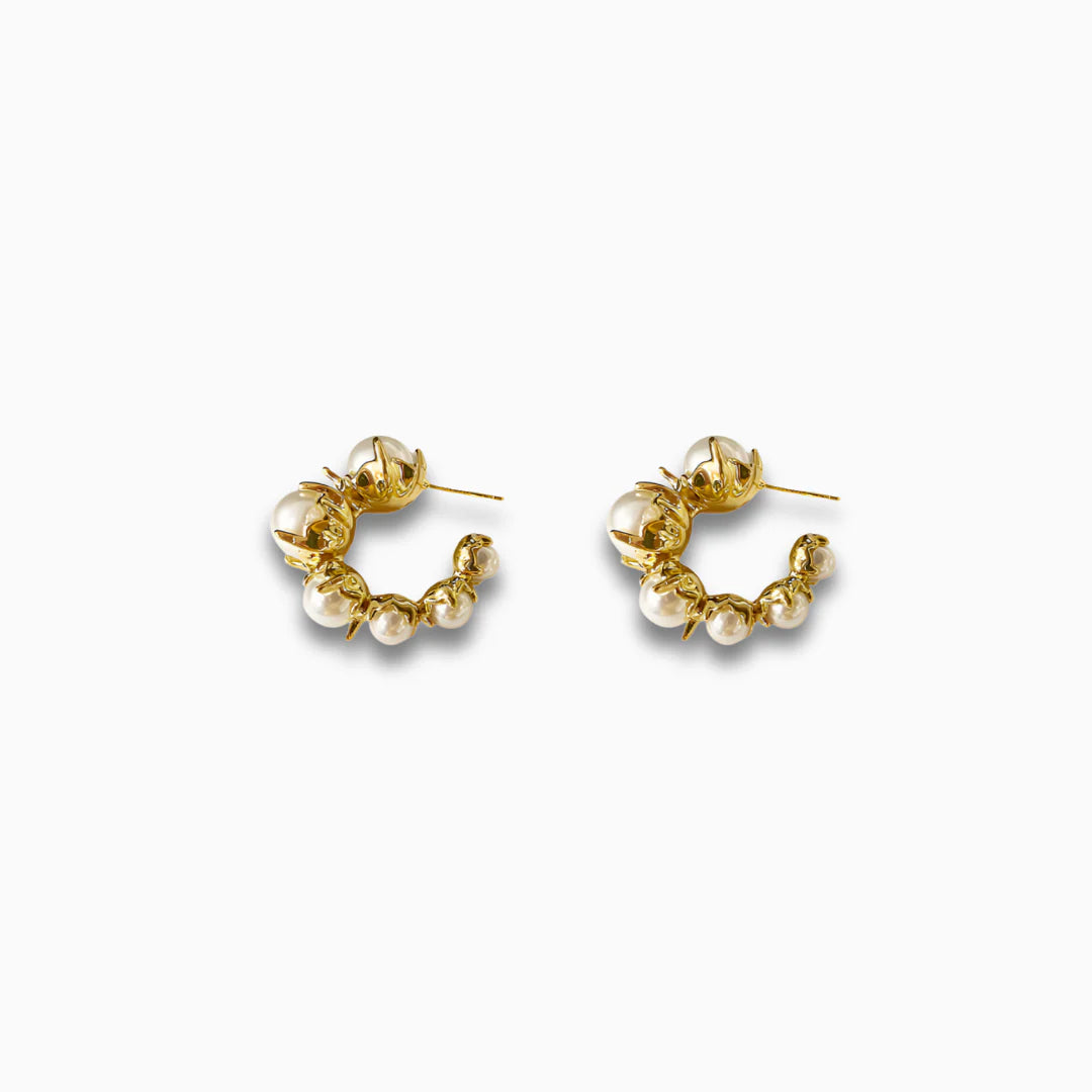 Vioraia Serena Pearl Claw Hoops