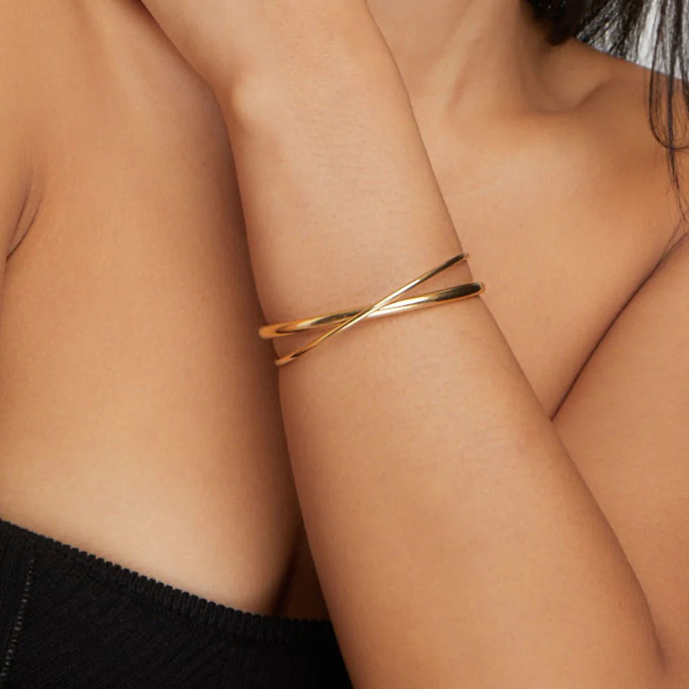 Vioraia Eva Gold Twist Bracelet