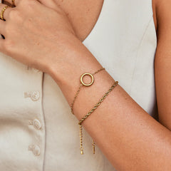Vioraia Avery Circle Gold Bracelet