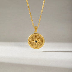 Vioraia Selene Star Necklace