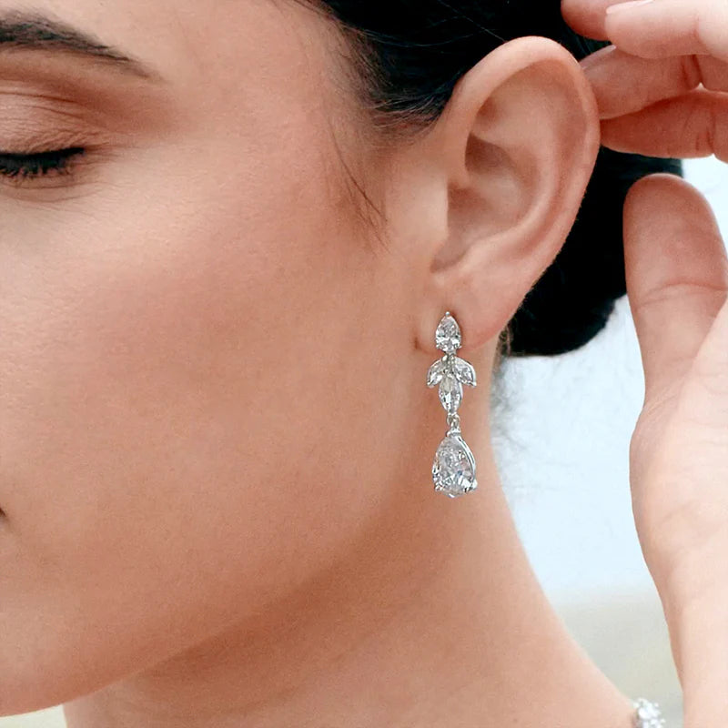 Vioraia Stunning Flower Drop Jewelry Set