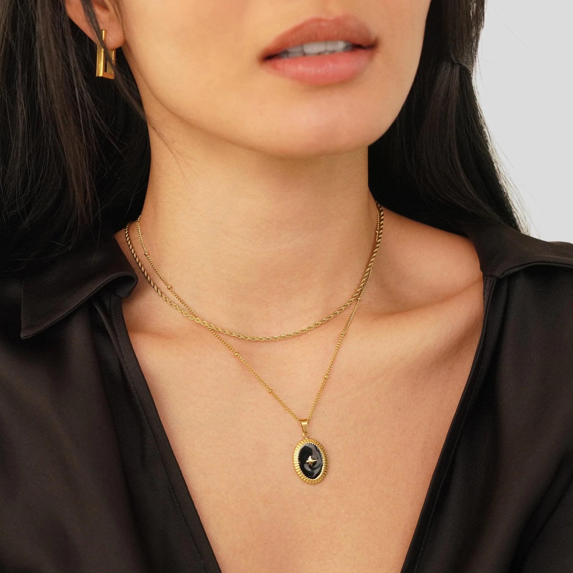 Vioraia Midnight Star Onyx Necklace
