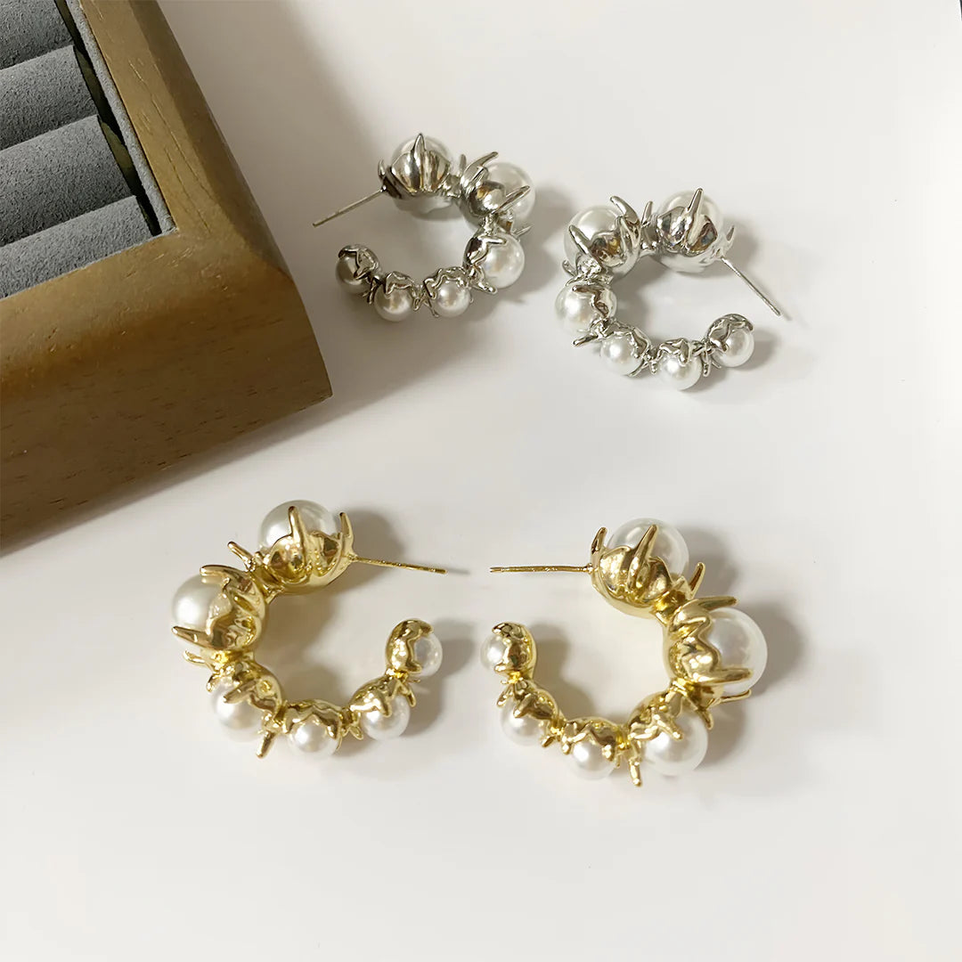 Vioraia Serena Pearl Claw Hoops
