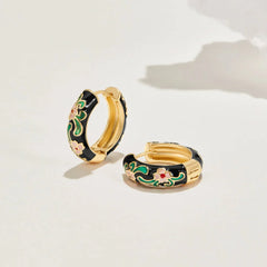 Vioraia Black Gold Hoop Flower Earrings