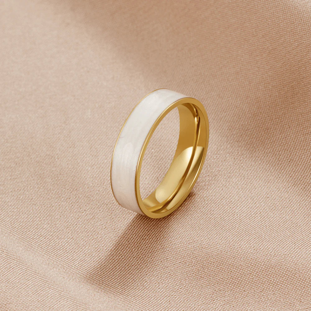 Vioraia Sahara White Band Ring