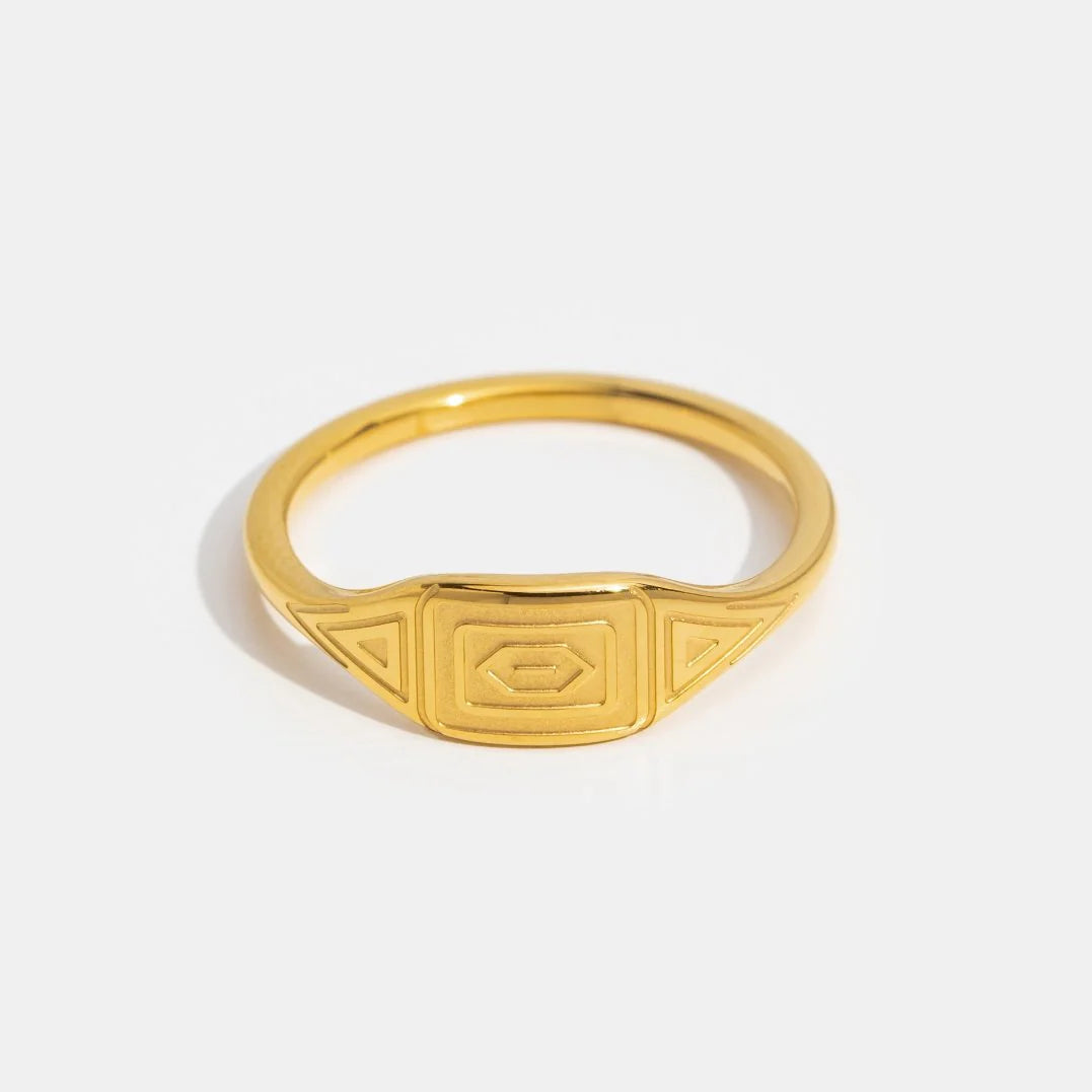 Vioraia Gold Adaline Ring
