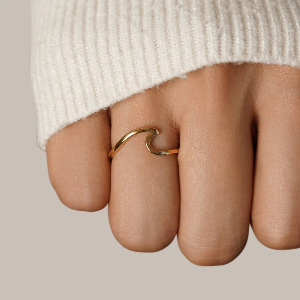 Vioraia Imari Gold Wave Ring