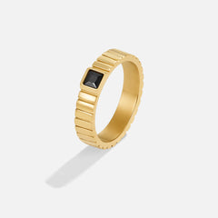 Vioraia Talia Black Gold Ring