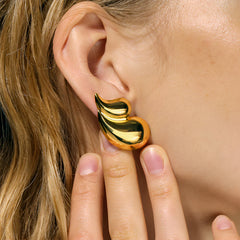 Vioraia Selena Lustrous Flow Earrings