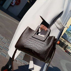 Vioraia Briella Tote Bag