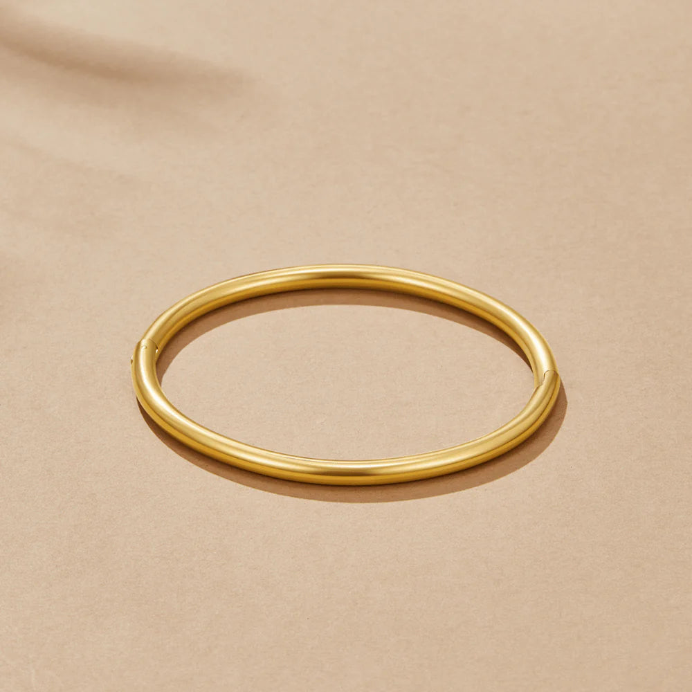 Vioraia Eli Gold Bangle