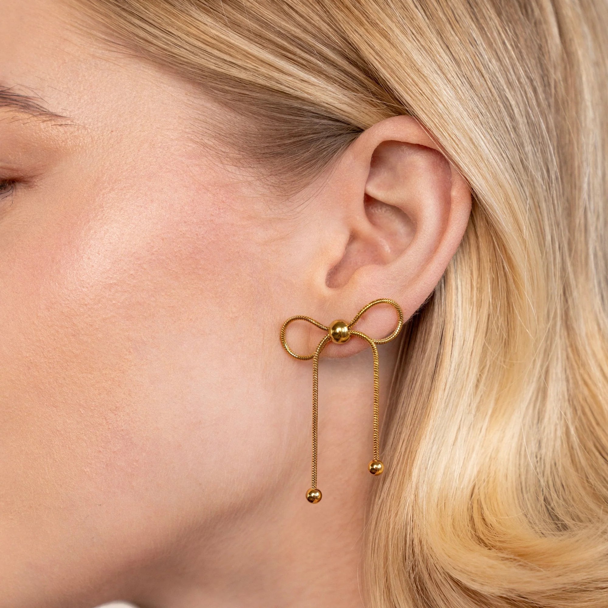 Vioraia Katie Bow Earrings