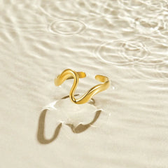 Vioraia Gold Wave Ring