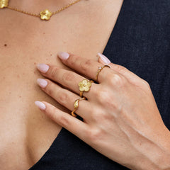 Vioraia Golden Clover Ring