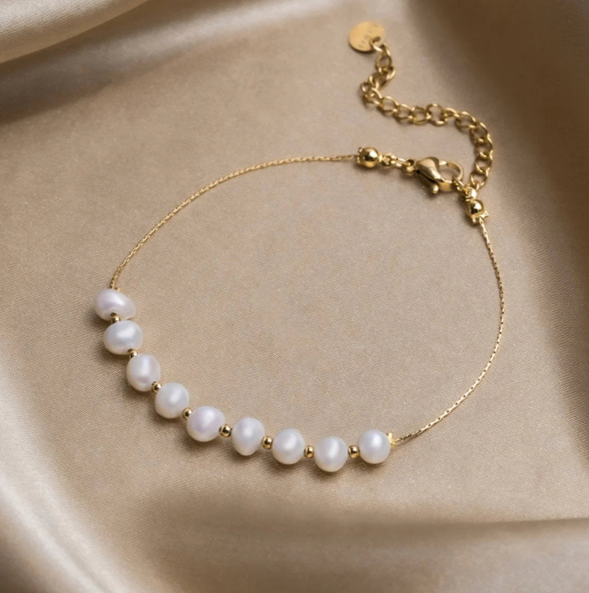 Vioraia Eva Freshwater Pearl Bracelet