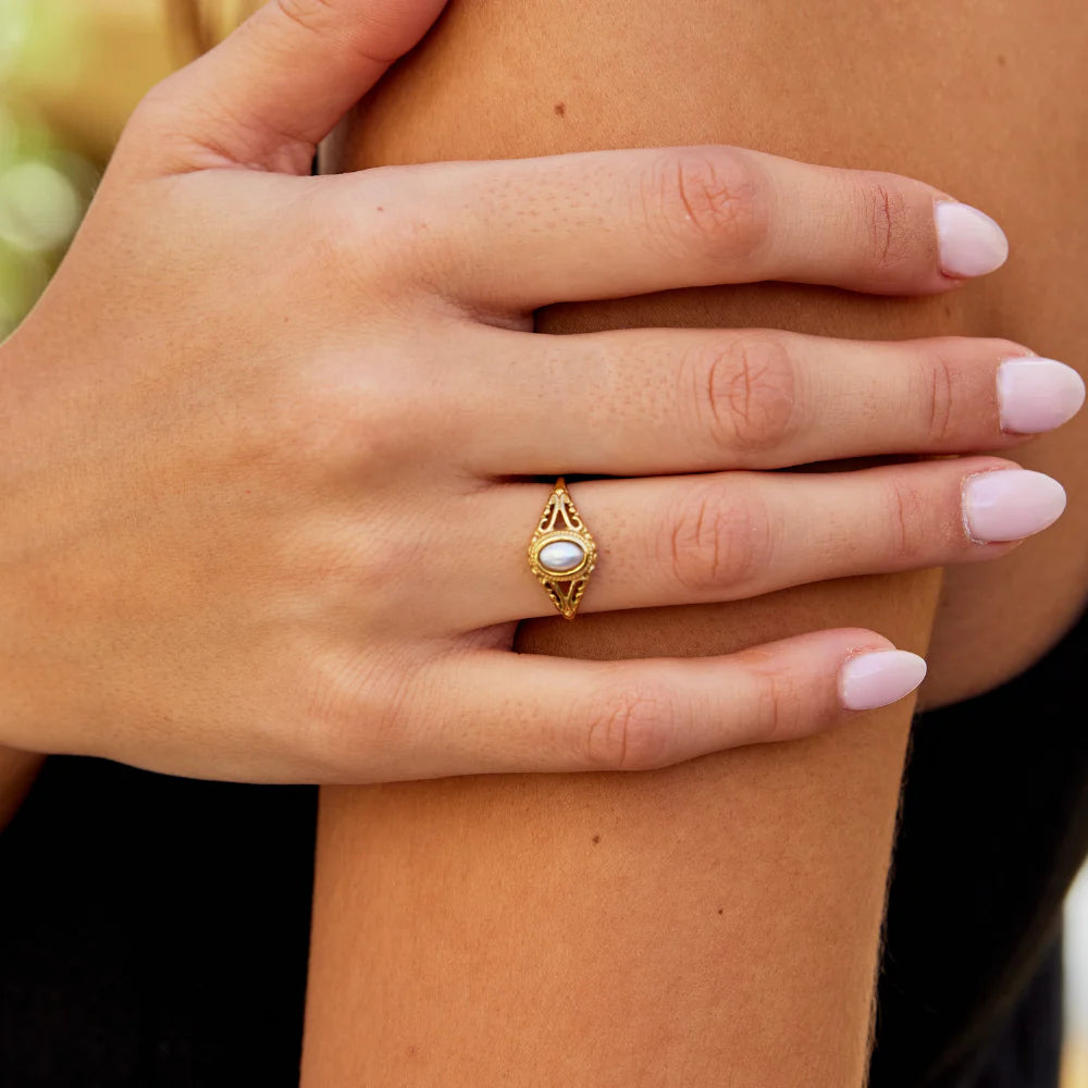 Vioraia Vintage Royal Pearl Ring
