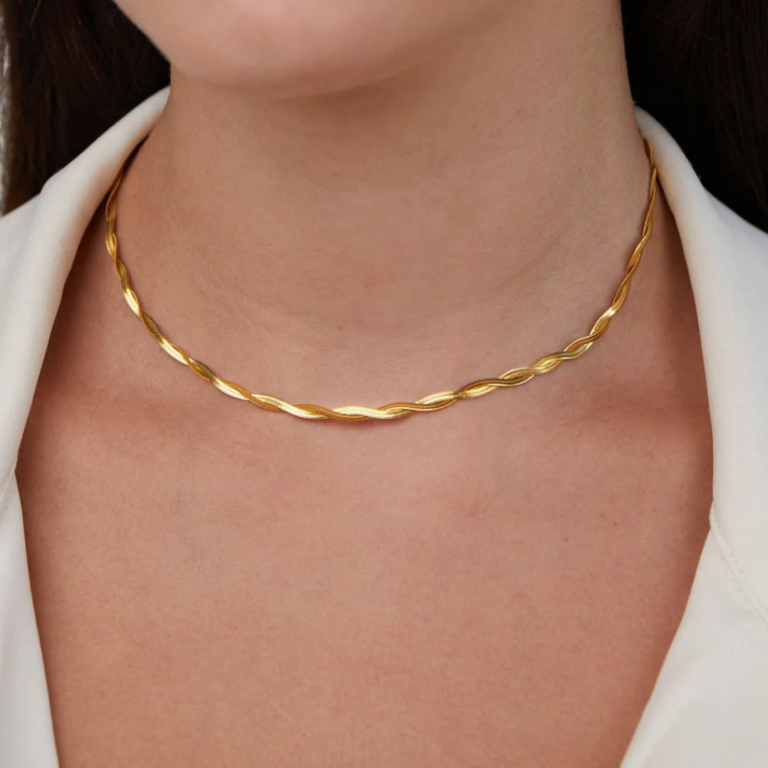 Vioraia Chiara Twist Snake Chain Necklace