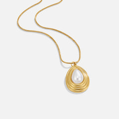 Vioraia Vintage Camila Teardrop Necklace