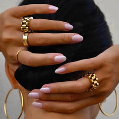 Vioraia Chunky Gold Chain Ring