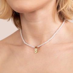 Vioraia Letter Pearl Necklace