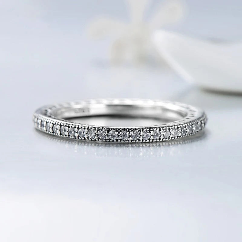 Vioraia Lavish Hearts Ring
