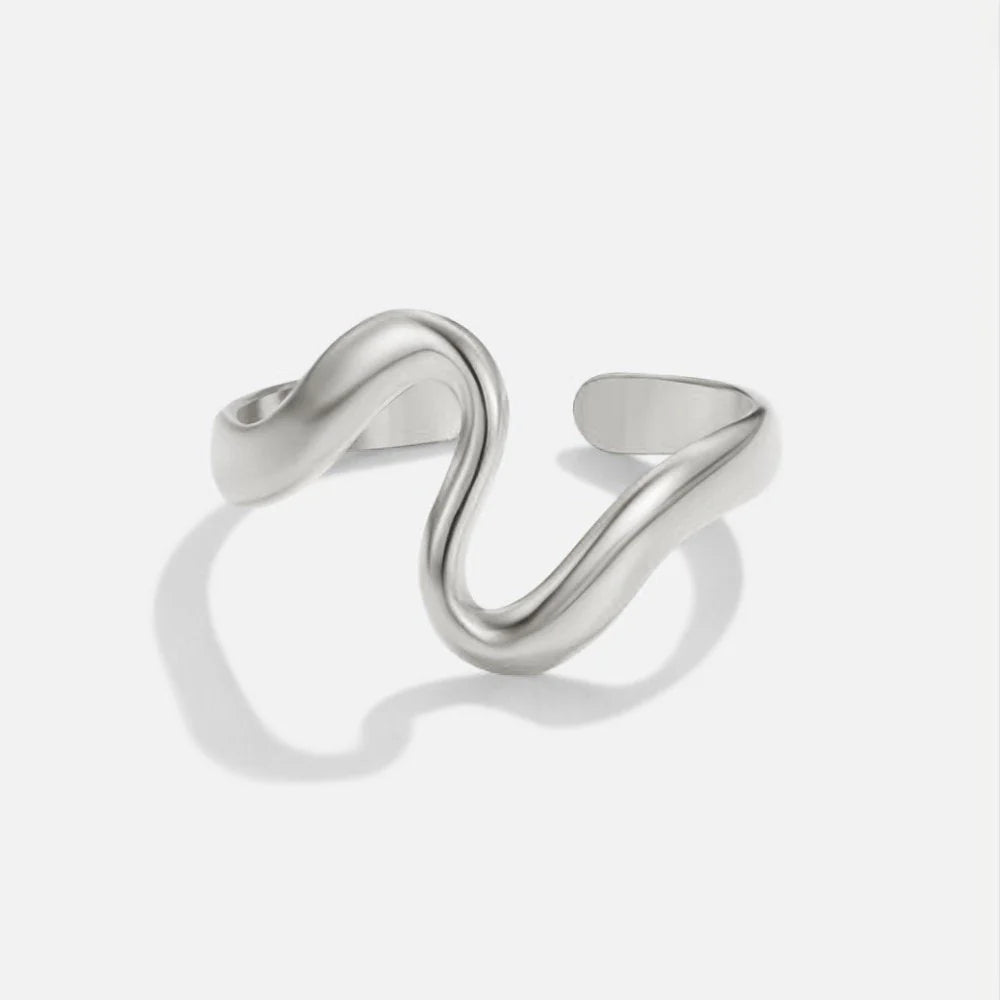 Vioraia Silver Wave Ring