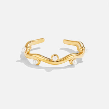 Vioraia Wavey Pearl 18K Gold Ring