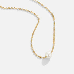 Vioraia Solitaire Gold Pearl Necklace