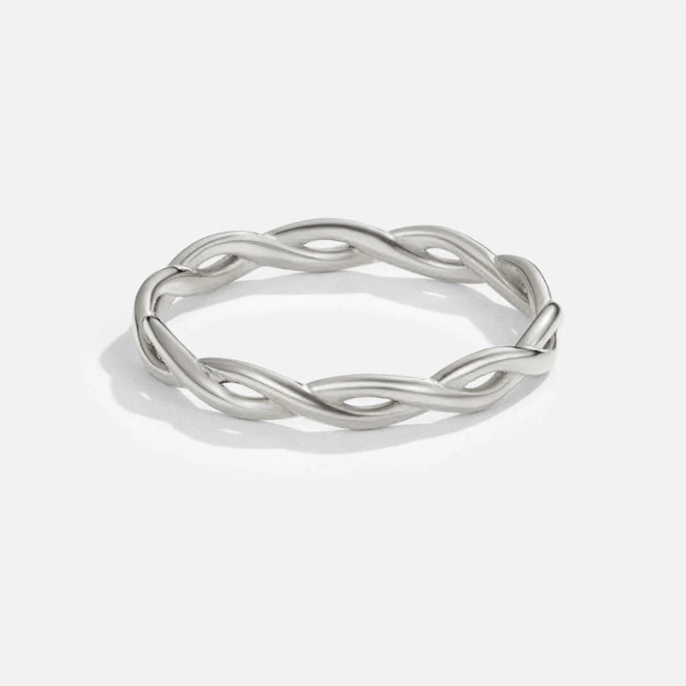 Vioraia Infinity 18K Silver Twist Ring