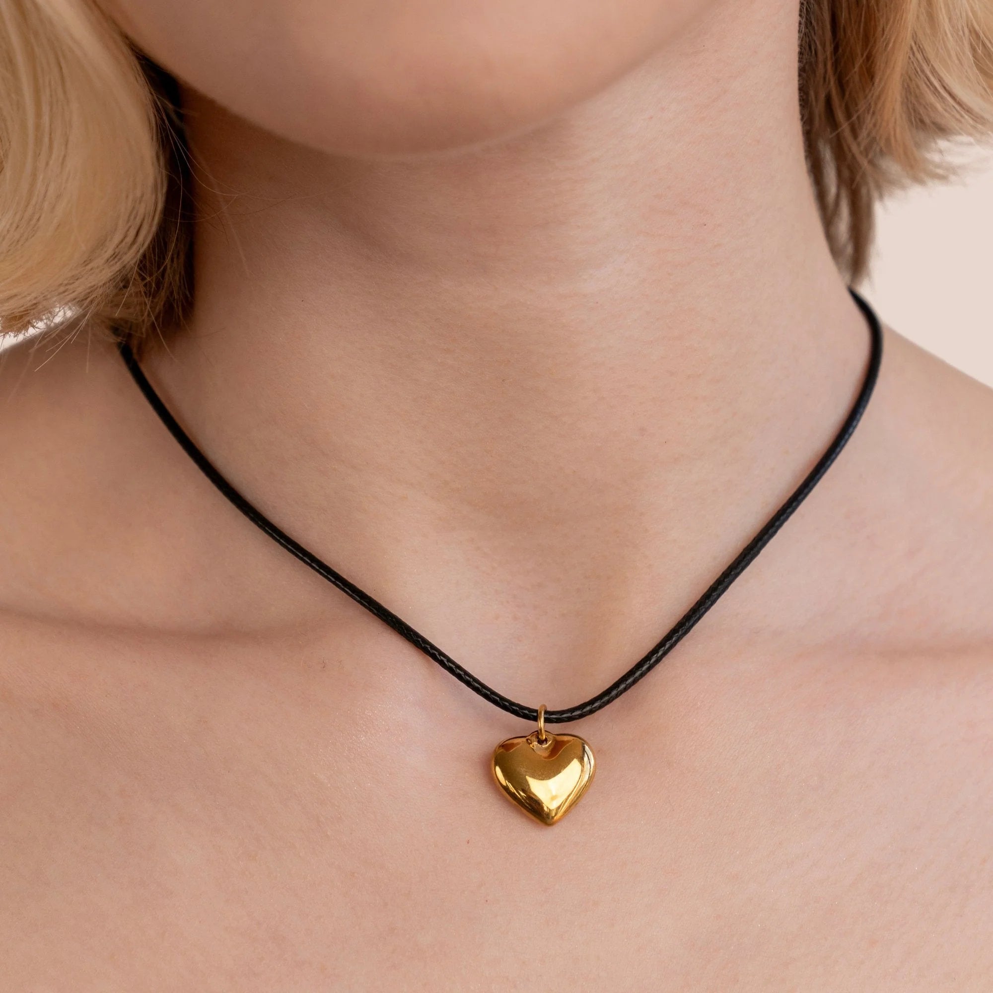 Vioraia Esme Heart Necklace