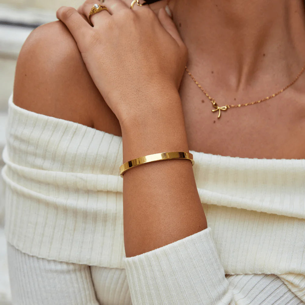 Vioraia Rina Gold Bangle