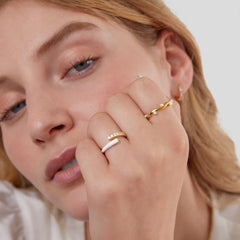 Vioraia Wavey Pearl 18K Gold Ring