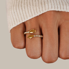 Vioraia Hug Me Forever' 18K Gold Ring