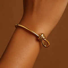 Vioraia Lina Knot Bracelet